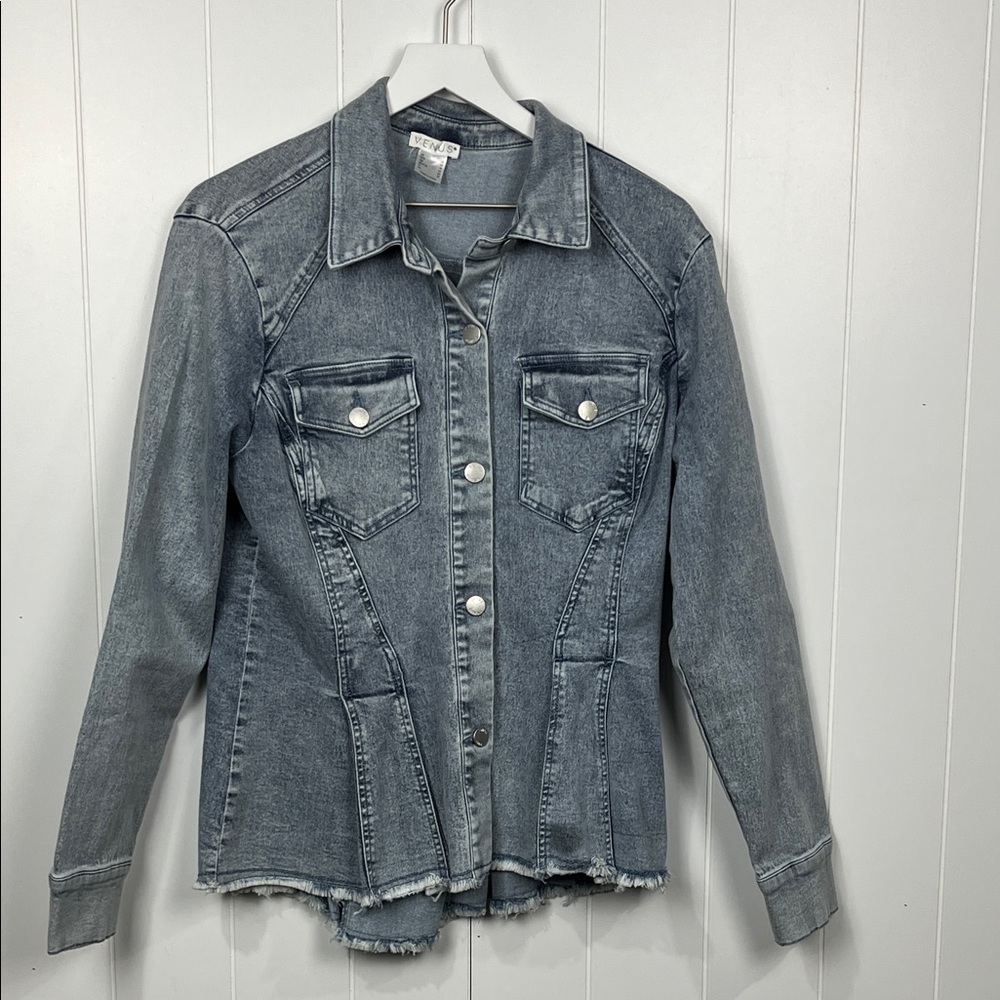 Venus Womens Jean Jacket 12 Light Wash Button Down Pleated Back Raw Edge Trendy